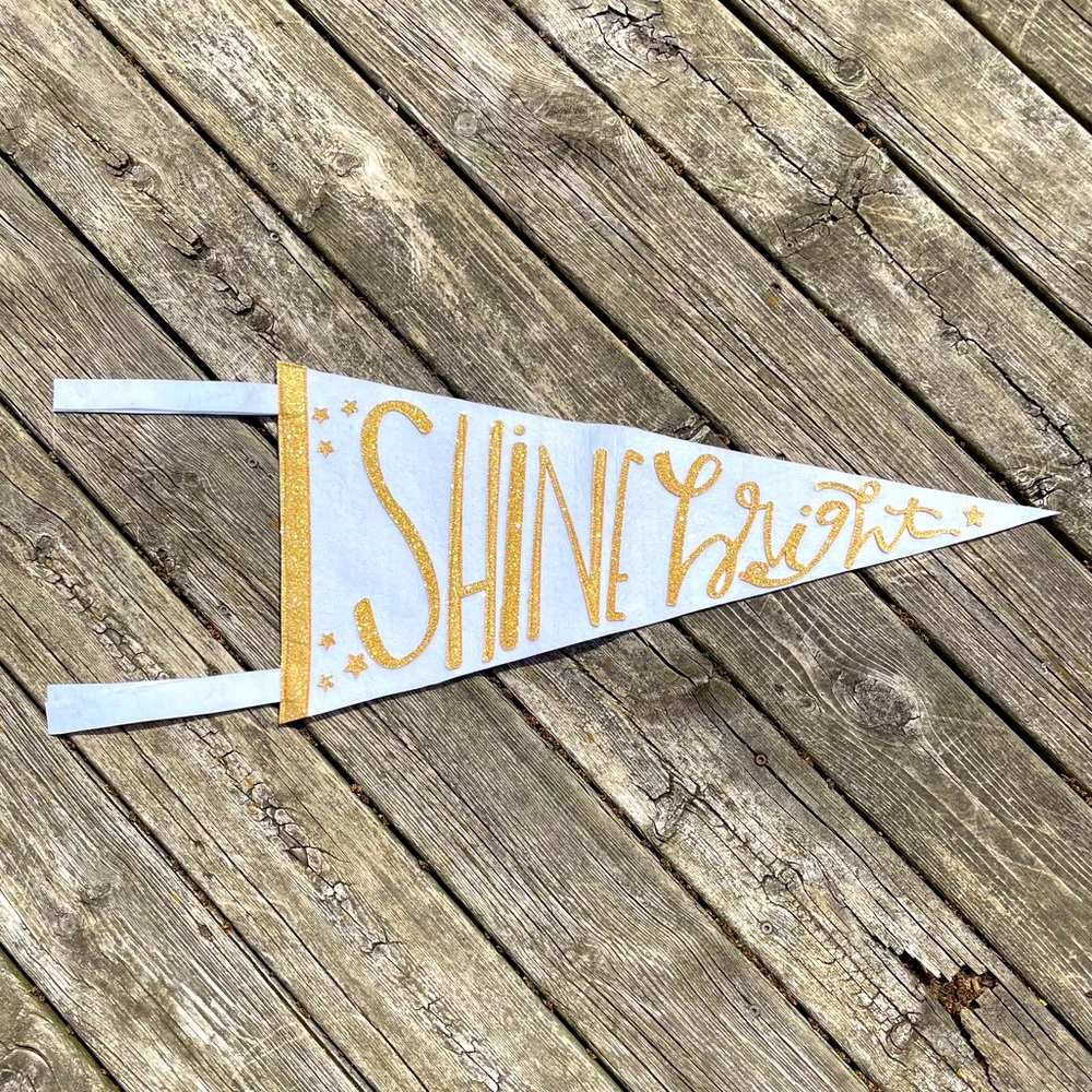 ✨✨ Hobby Lobby Home Accents Gold Glitter “Shine Bright” Felt Pennant Decor✨✨